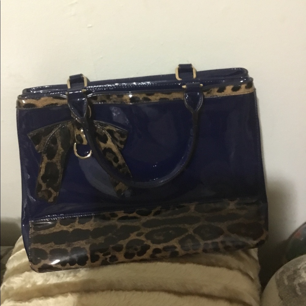 Casual and Formal outdoor hand bag Pretty.